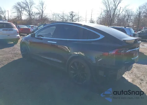 2018 Tesla Model X 100D/75D/P100D z USA, uszkodzony, nr VIN 5YJXCBE24JF114887